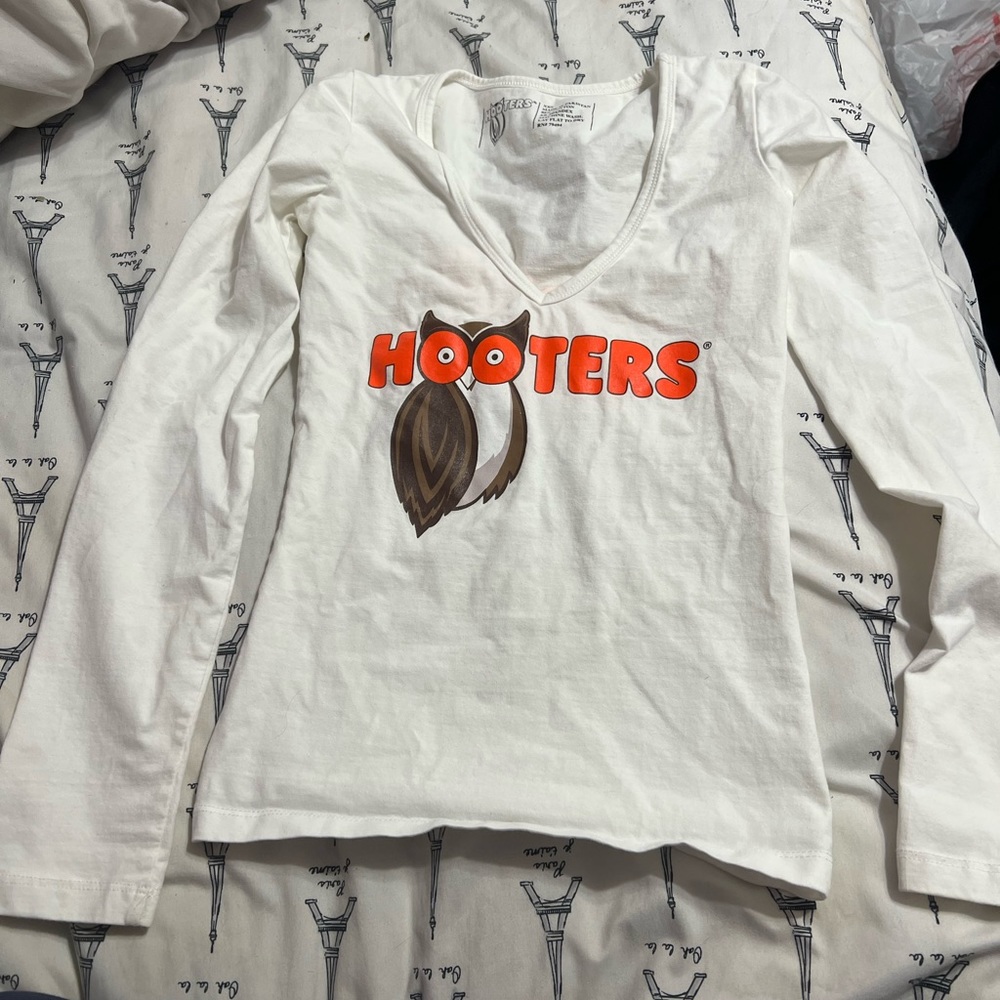 Hooters